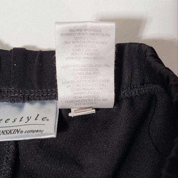 Freestyle by Danskin Girls Black Active Shorts Size 6/6X- Small EUC - Picture 4 of 4